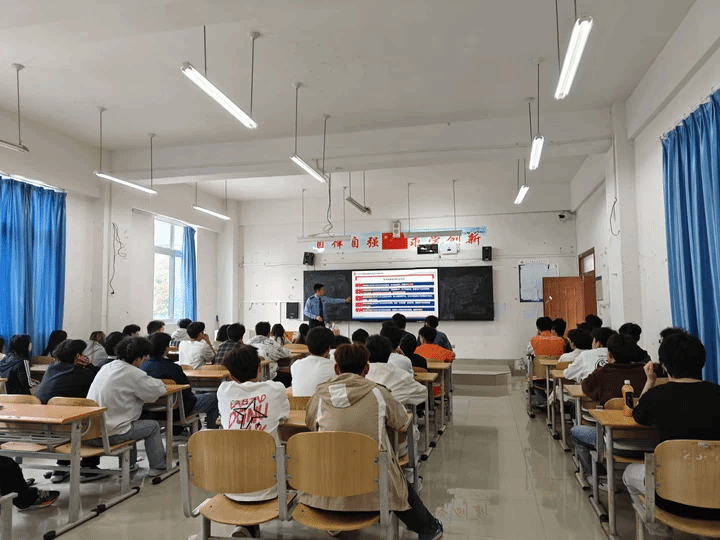 买球体育官方网站“一站式”新青年学生社区开展“警校同心·反诈同行”网络安全教育宣讲活动