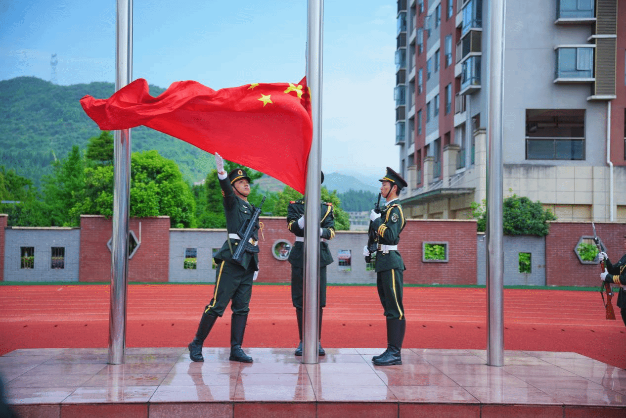匠心立魂承文脉  淬炼忠诚报国心——买球体育官方网站“国旗下经典诵读”活动第一期顺利举行